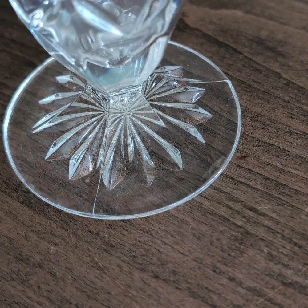 Royales de Champagne Crystal Butterfly Vase 10